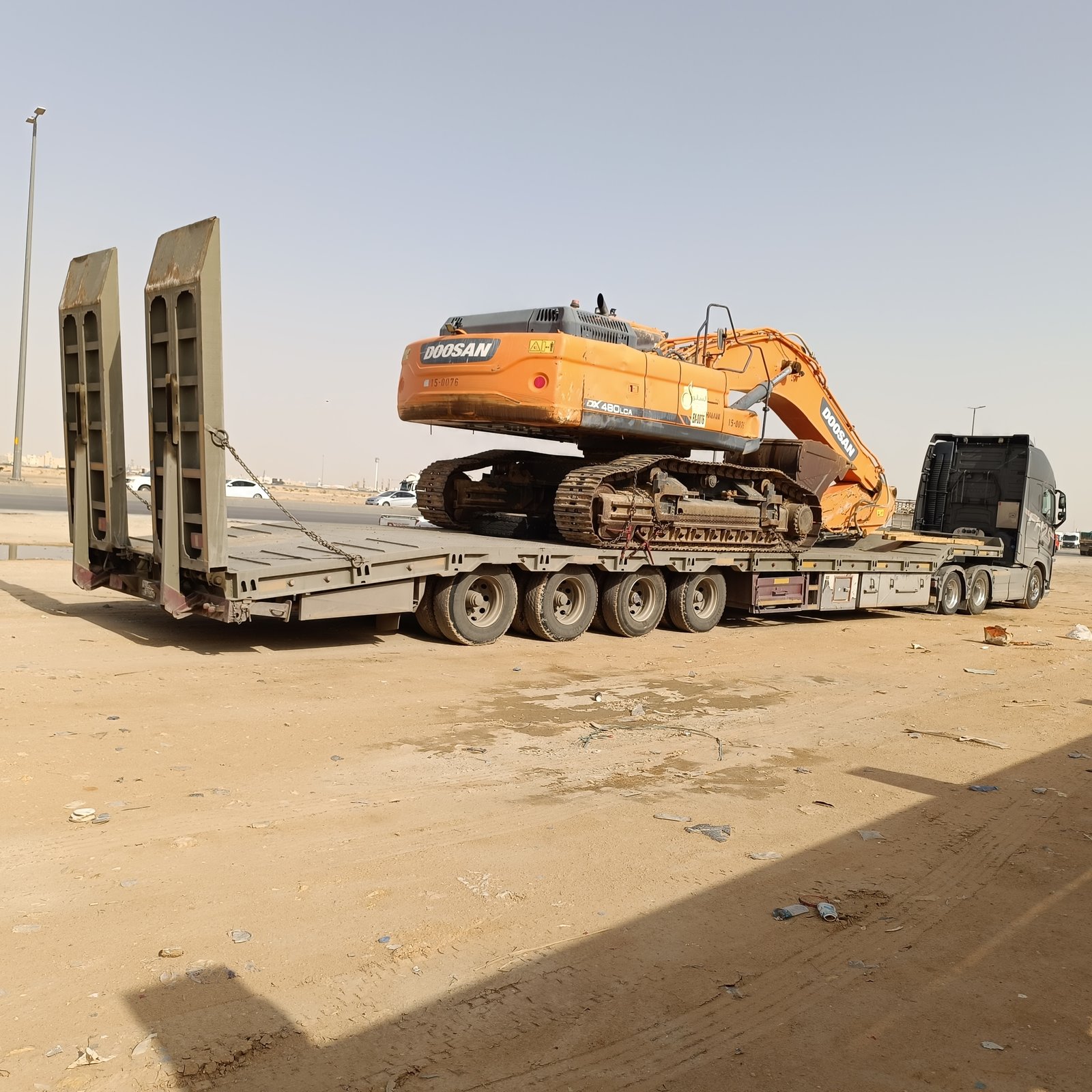 Mining Excavation Machinery and Colossal Crusher Heavy Lowbed Haulage Services