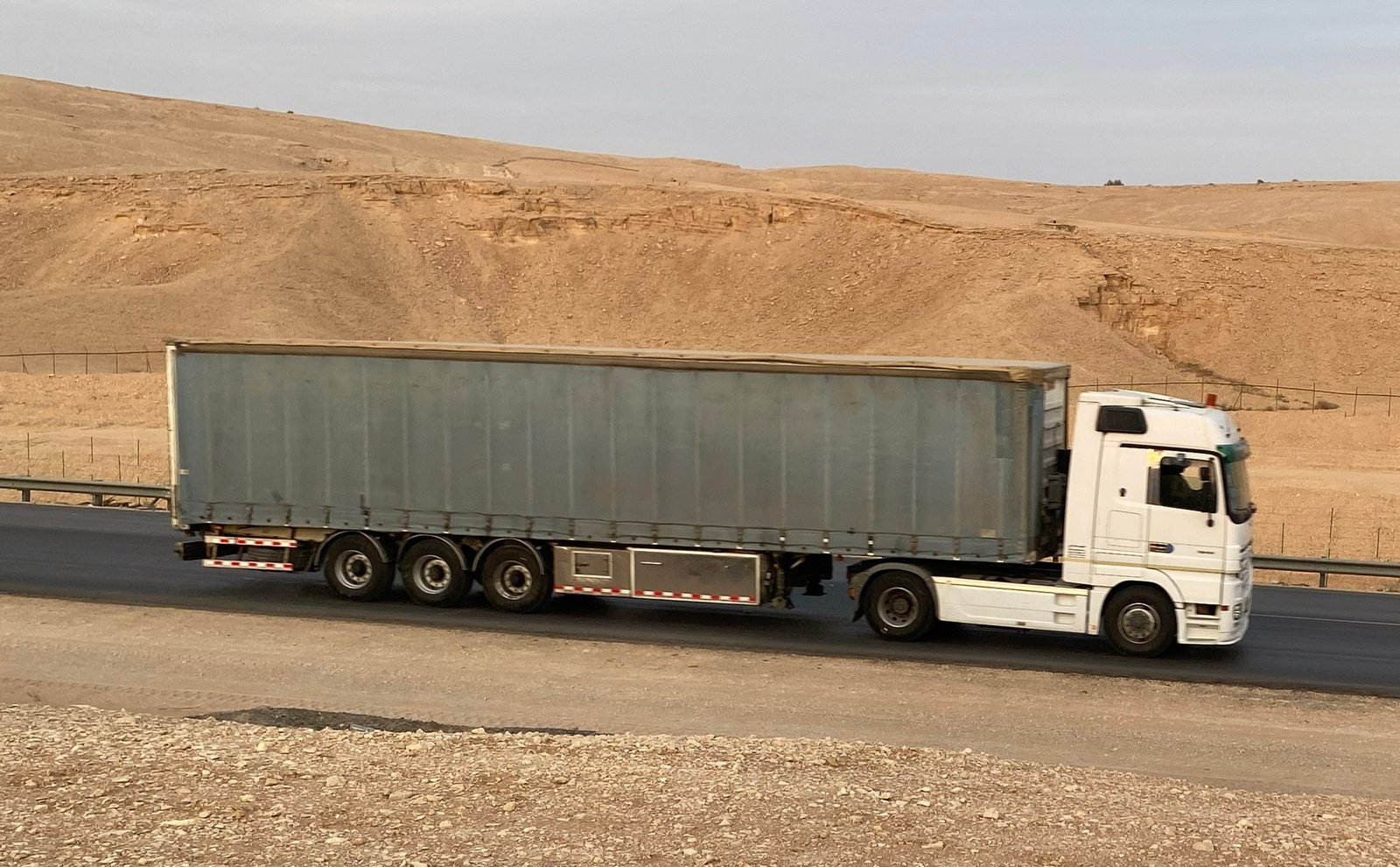 Warehouse and Distribution Center Freight Fleet Logistics Saudi Arabia