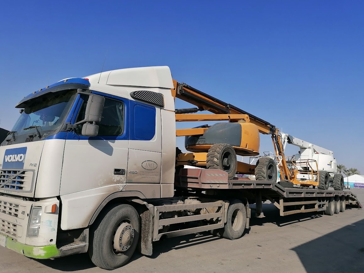 Lowbed Truck Available in Riyadh, Price Start from 250 Saudi Riyal